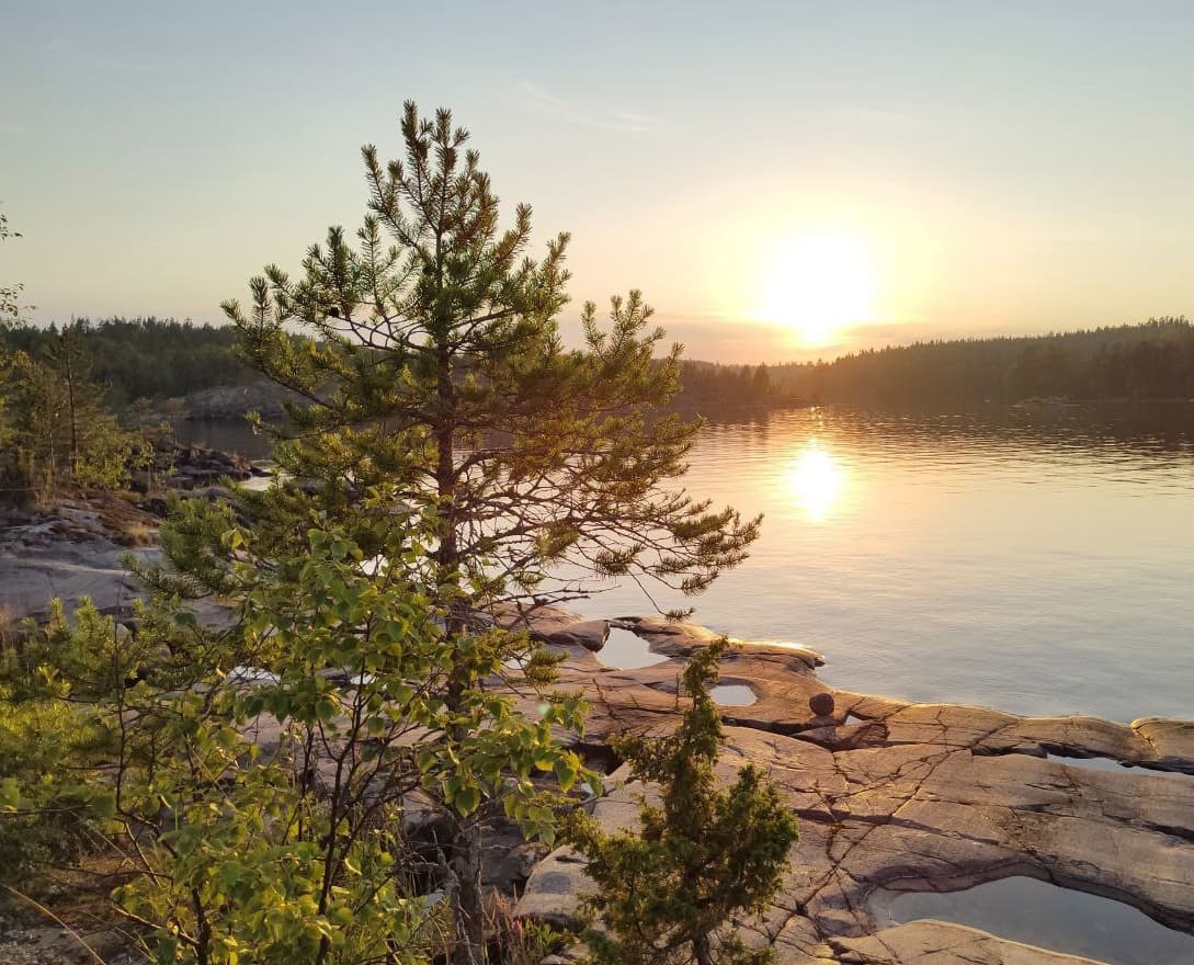 Едем в наш кемпинг на острове Кильпола