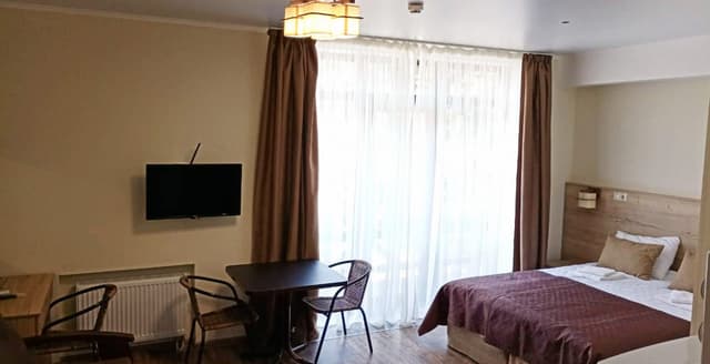 Парк Хаджох, Господин постоялец, Белла, Терем у реки (с доплатой)