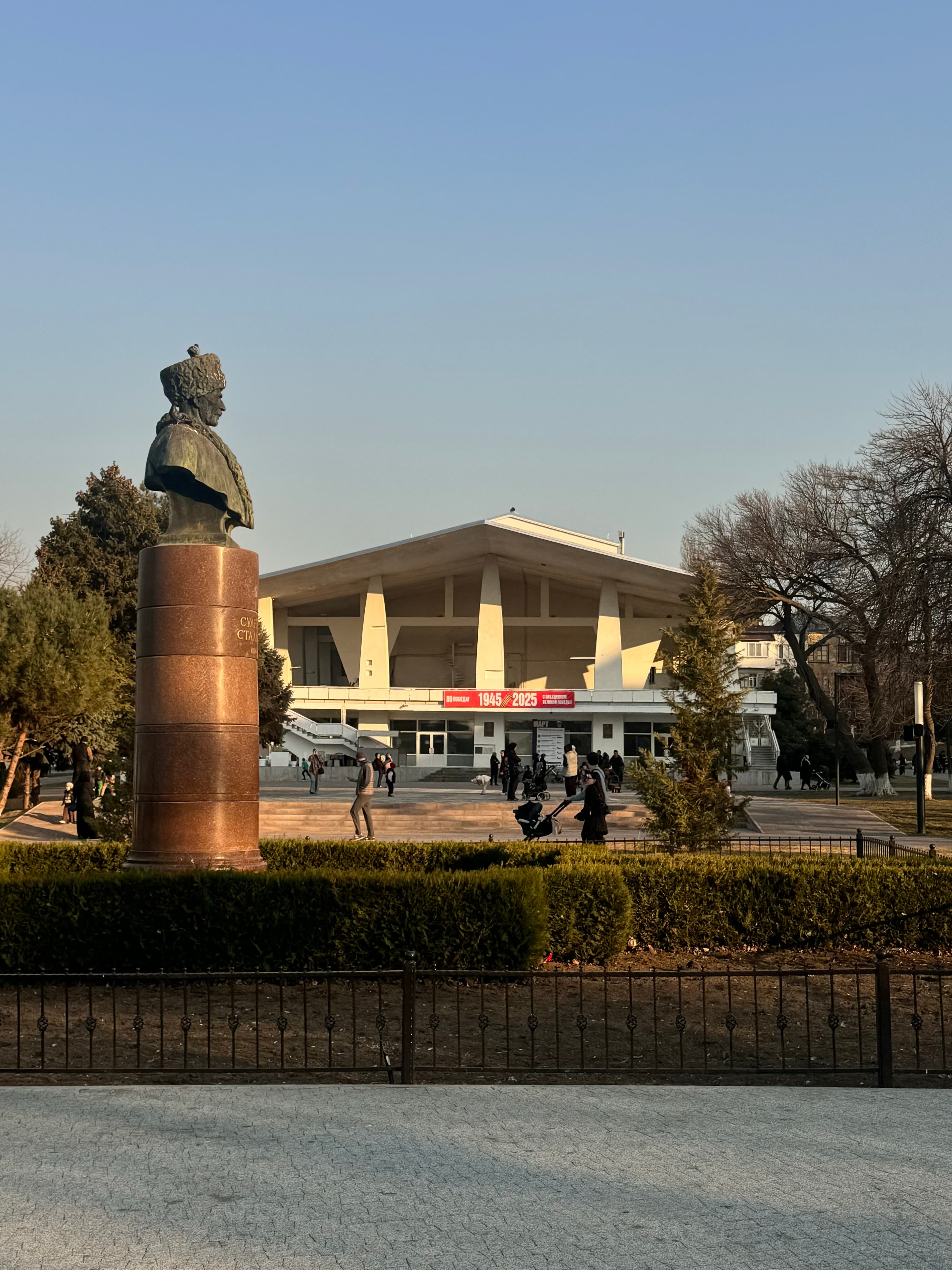 Экскурсия по вечерней Махачкале