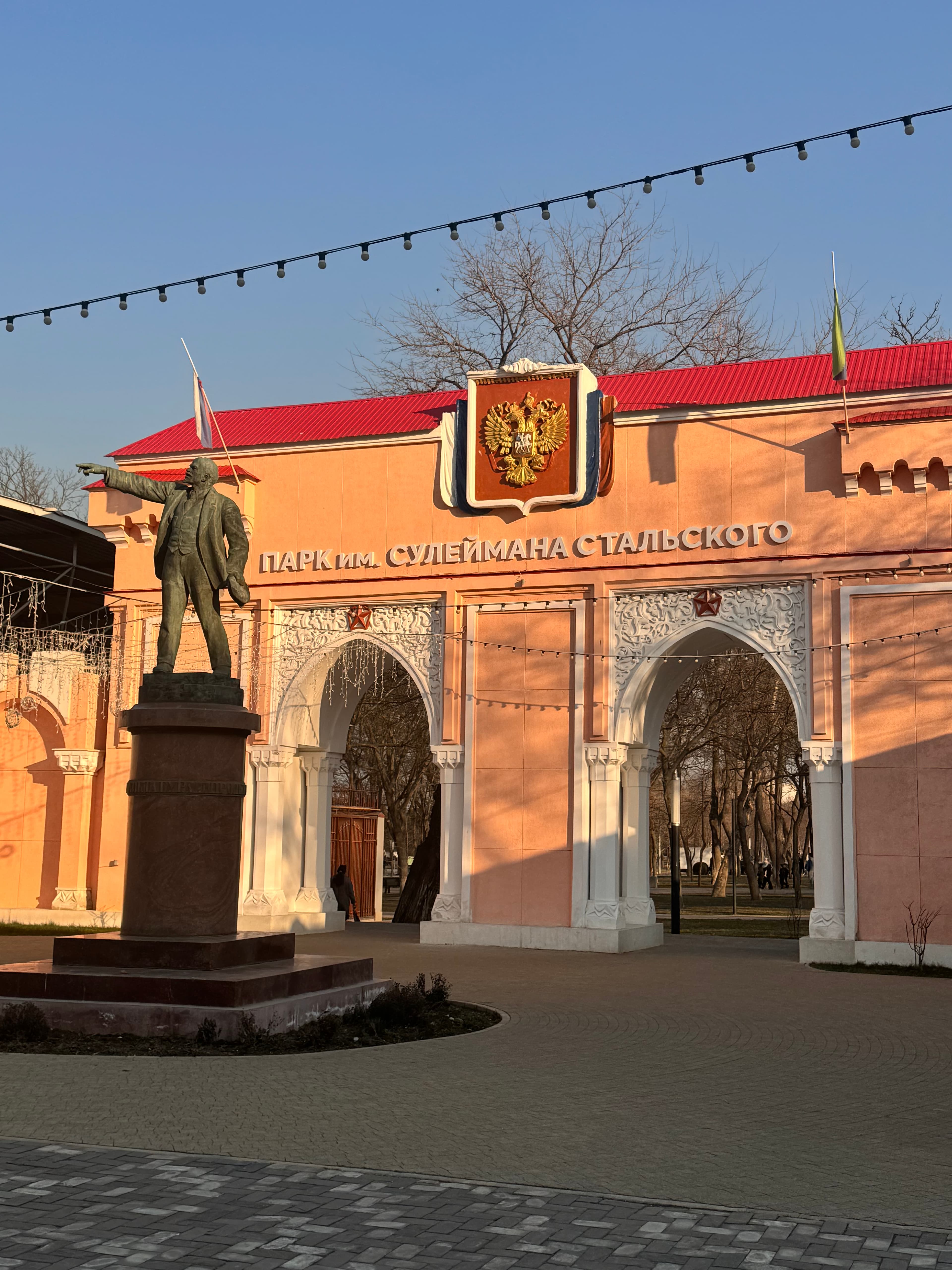 Экскурсия по вечерней Махачкале