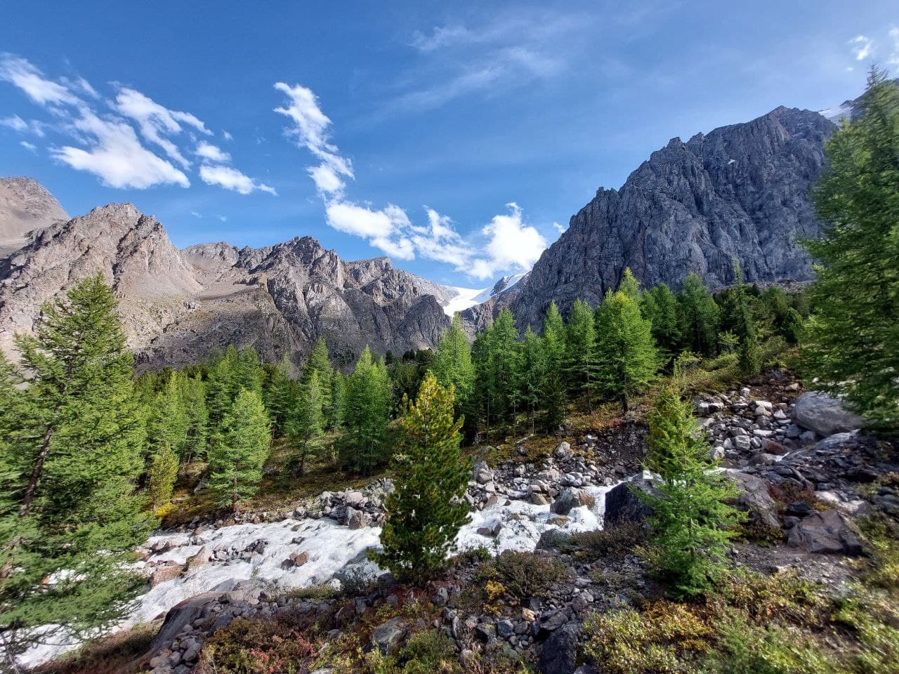 "Серебро Алтая", трекинг без рюкзаков к ледникам Актру - фото 1