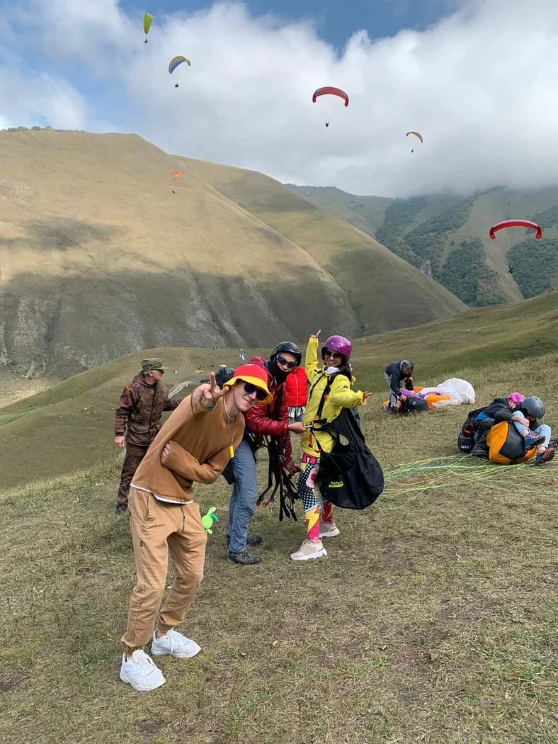 Парапланы. Гора Зинке. Город Мёртвых.