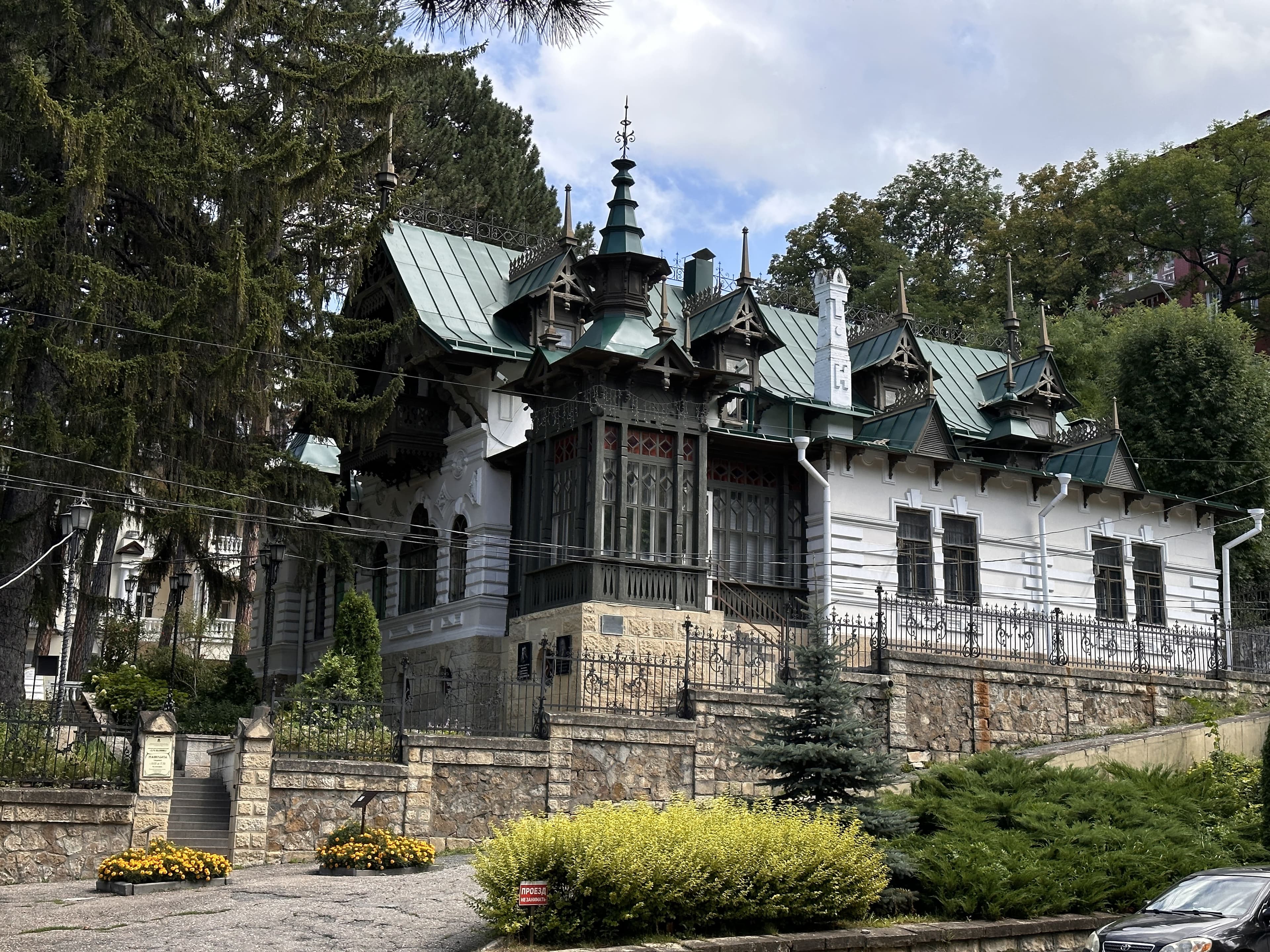 Ожерелье КМВ. Майские праздники - фото 1