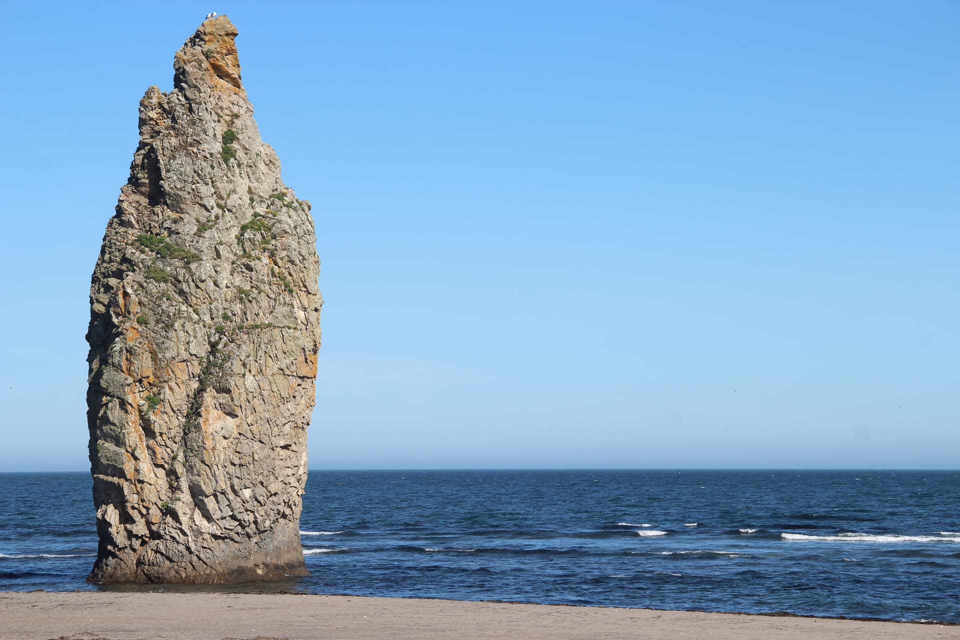 Обзорная экскурсия по красивым локациям острова Кунашир - фото 1