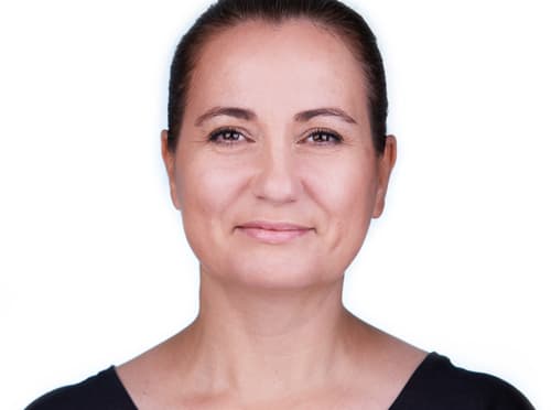 Елена Казнова