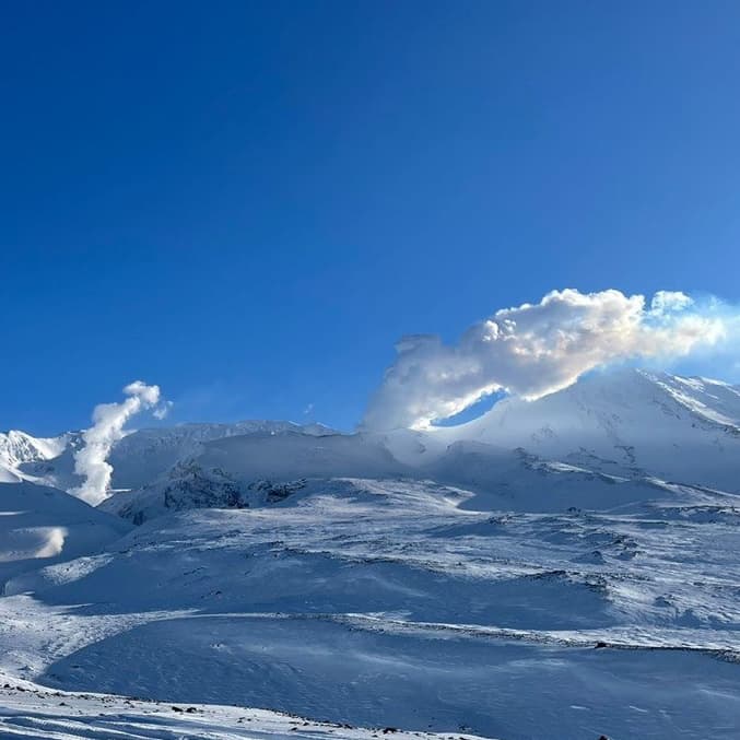 Тур на вездеходах к "мини долине гейзеров" и каньону Опасный - фото 1