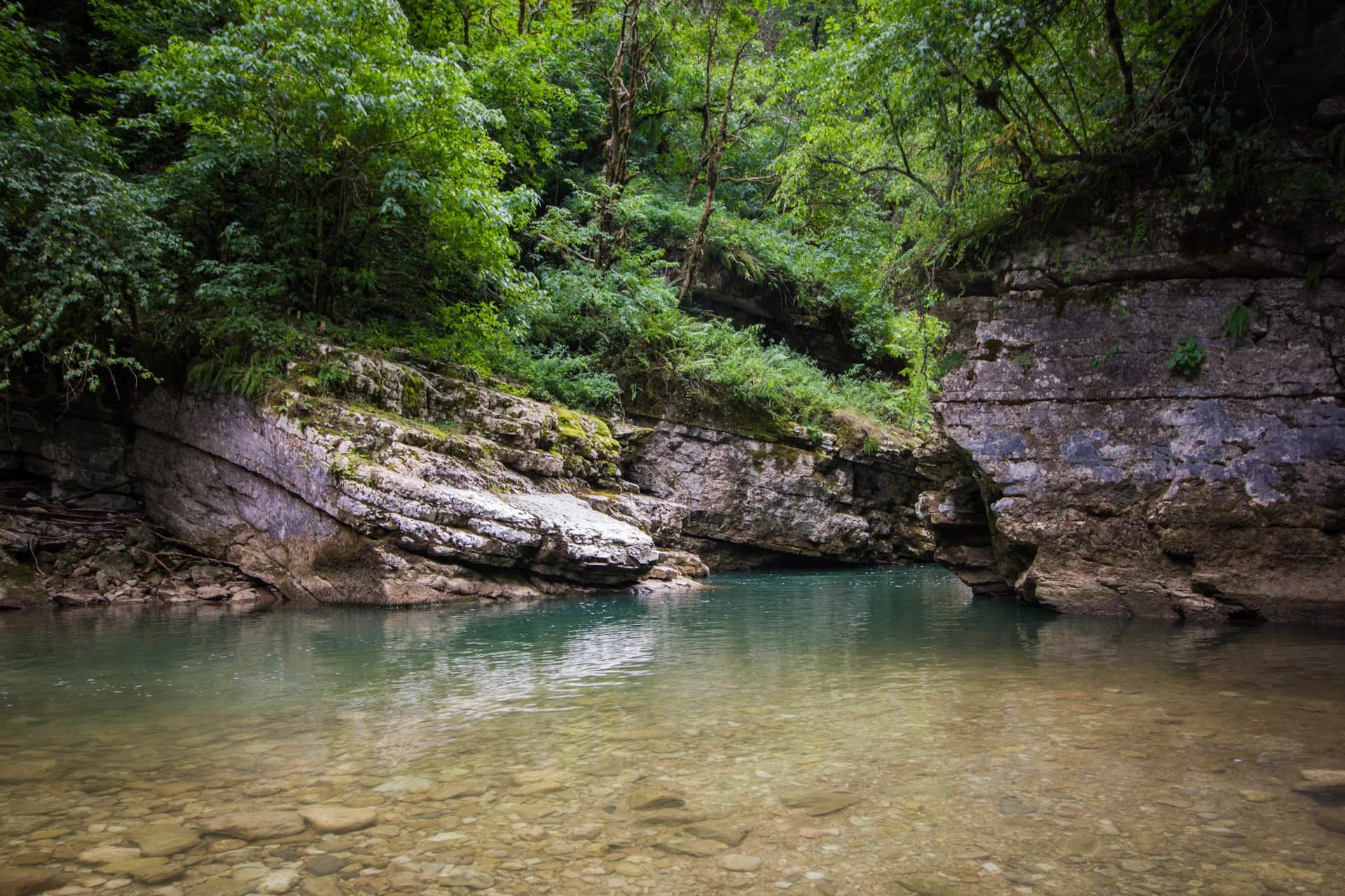 Орлиная полка и гуамское ущелье