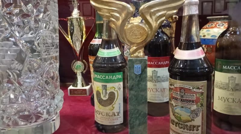 Дегустация вин в Массандре ( винодельческий завод Массандра) - фото 6
