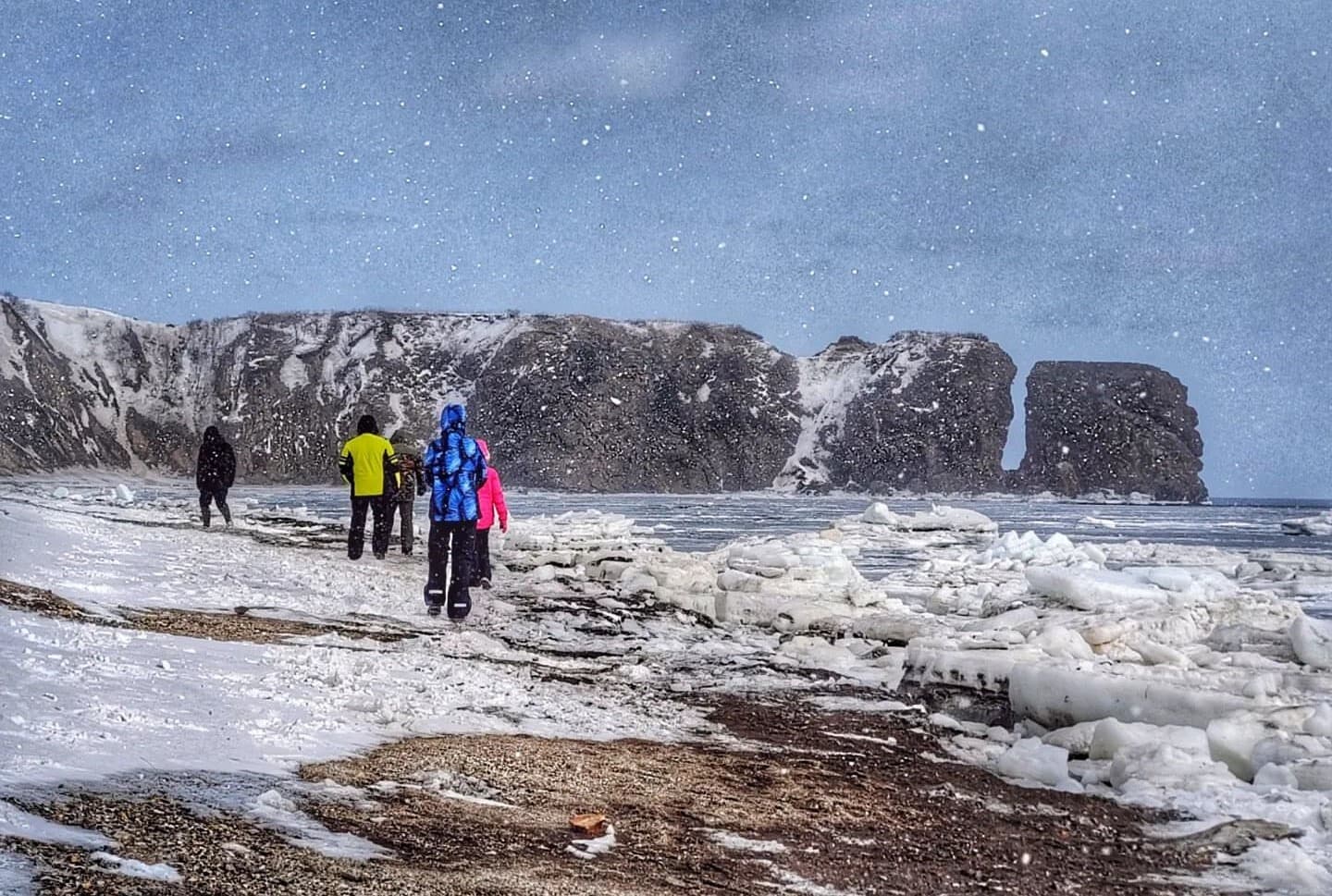 Бухта Тихая (зимой) - фото 1