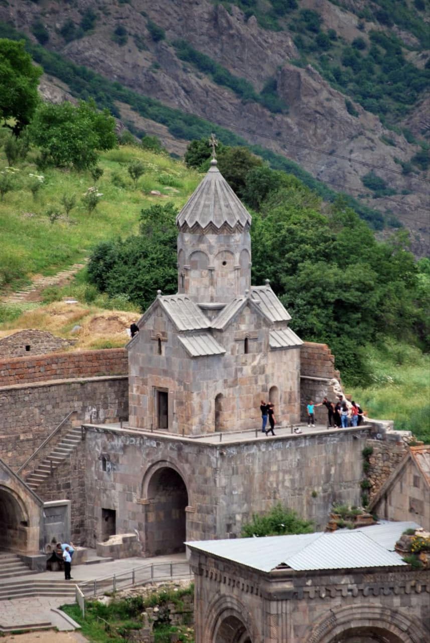 Армения. История, горы, вино