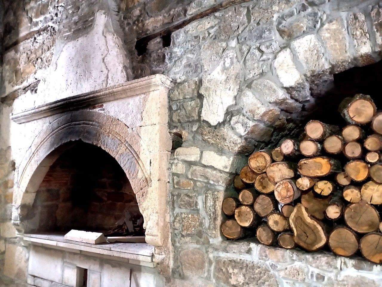 Три монастыря: Мужской  монастырь Сурб-Хач, Топловский женский монастырь, Свято-Троицкий монастырь - фото 3