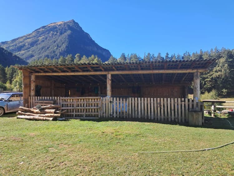 Домик в ущелье