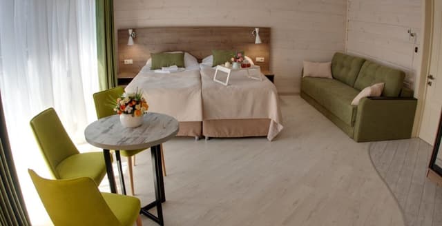 Парк Хаджох, Терем у реки, Господин постоялец