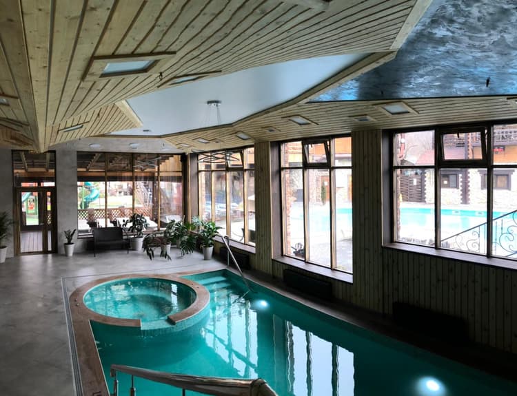 Парк Хаджох, Господин постоялец, Белла, Терем у реки (с доплатой)