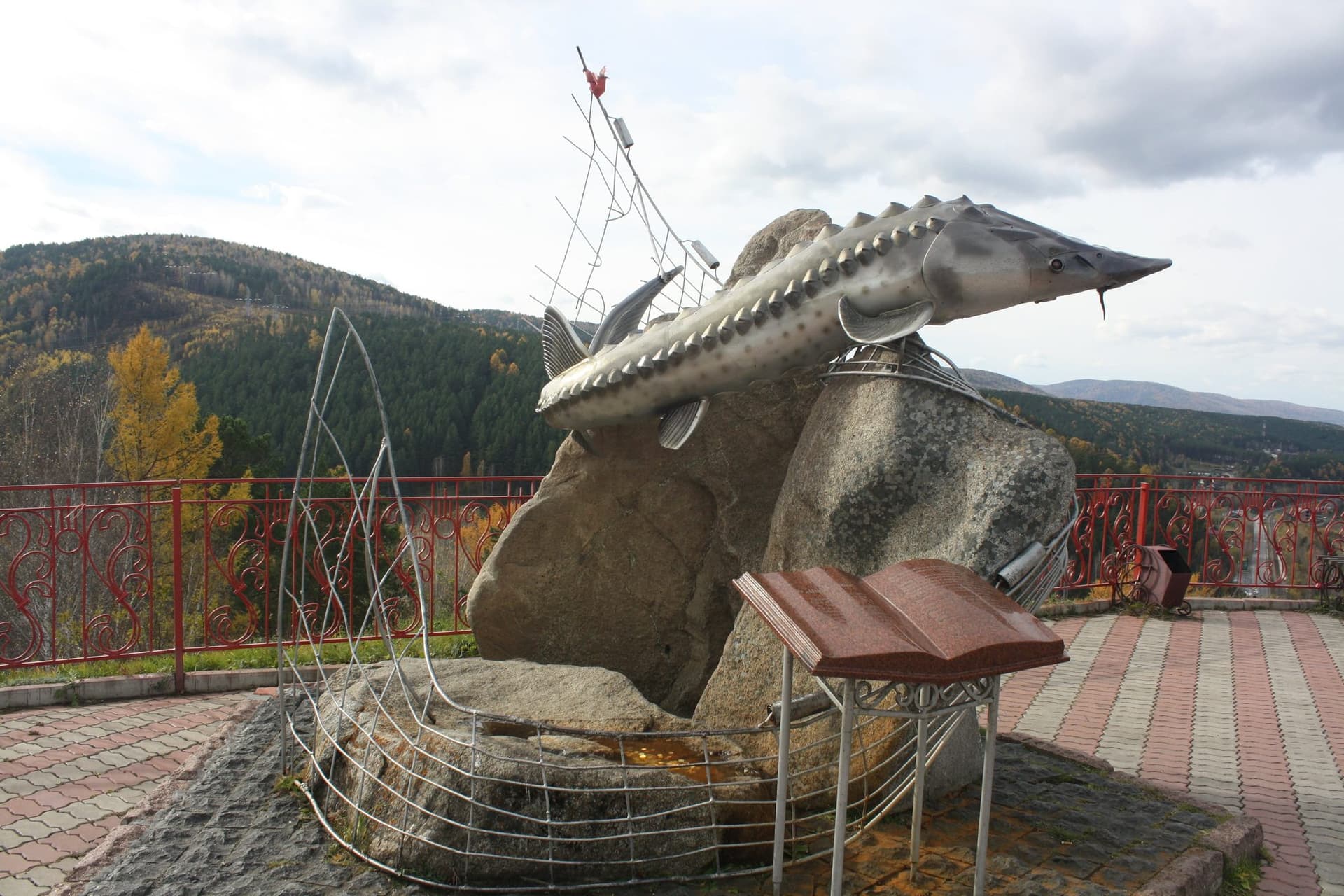 Экскурсия из Красноярска на ГЭС, "Царь-рыбу", Дивногорск и Часовню - фото 5