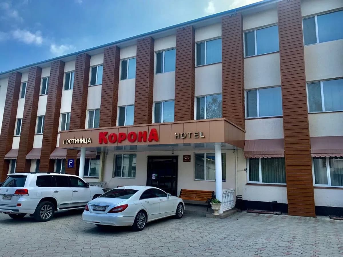 "Спа-Отель Синдика", "Парк Отель", "Корона"