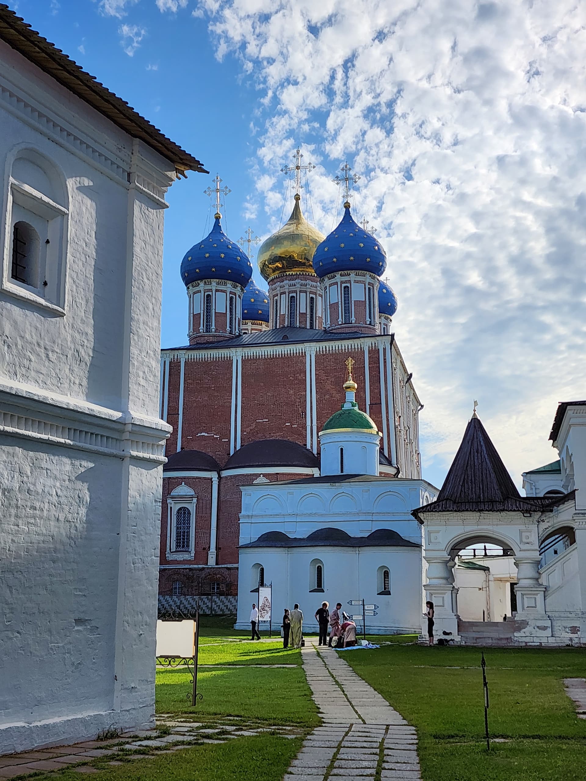 Кремль, музей шоколада, Рыбацкая деревня, комплекс "В некотором царстве", термы
