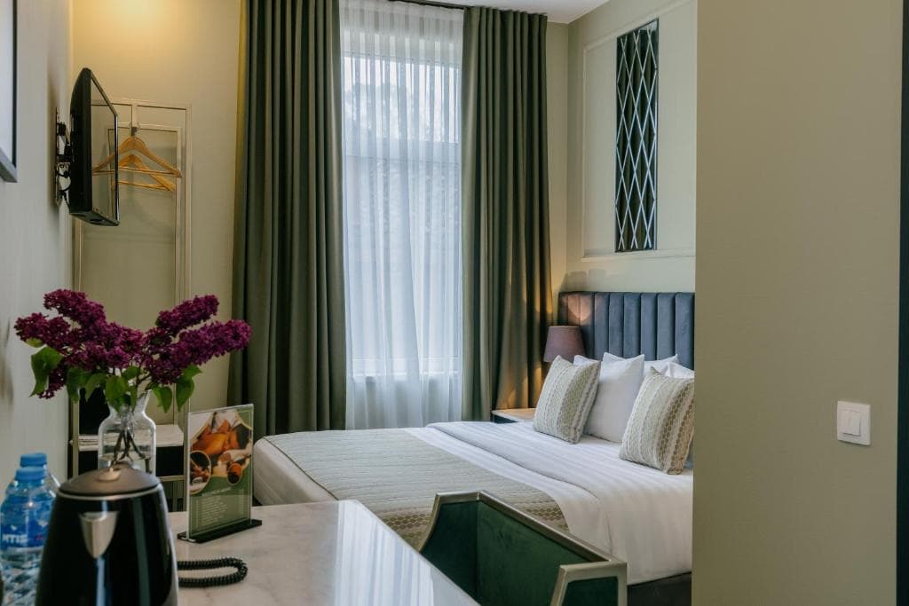 King Gorgasali; Mukhrantubani Boutique Hotel; Hotel City; Hotel Vip; Aivani hotel; Metekhi Line