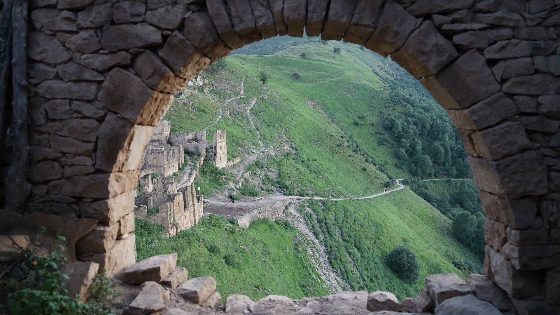 «Открывая Кавказ: Осетия, Чечня, Дагестан»  (5 дней/4 ночи) - фото 1