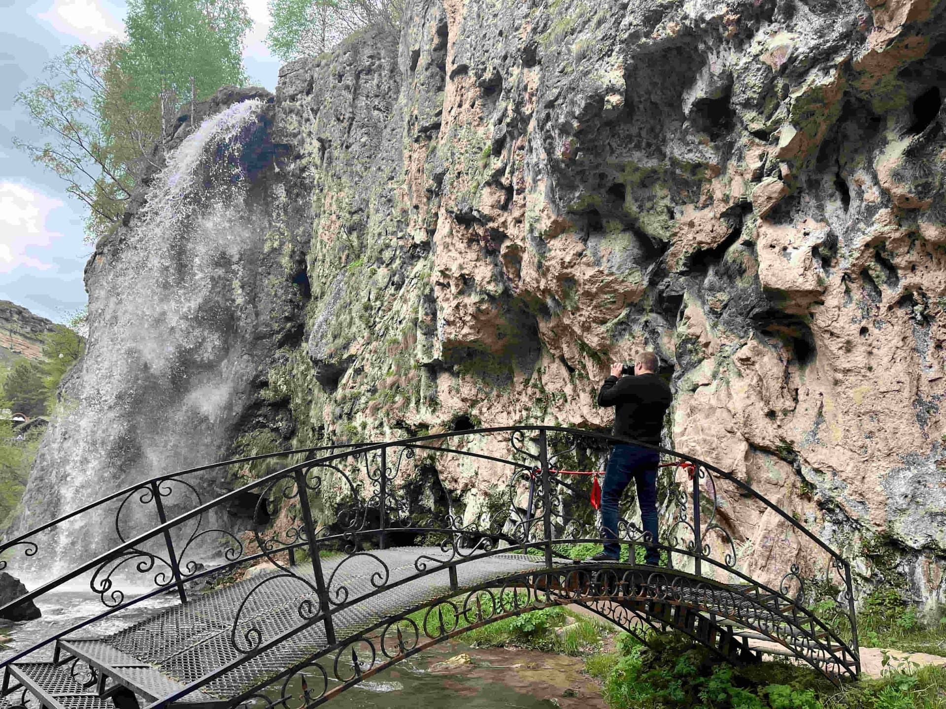 Медовые водопады, гора кольцо