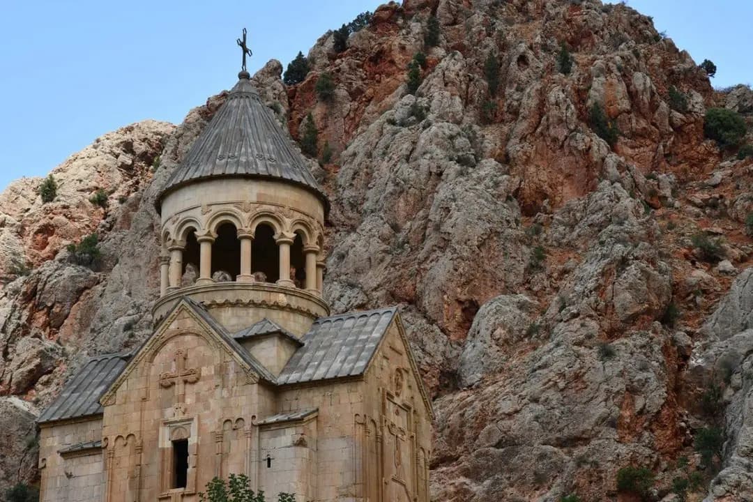 Армения. История, горы, вино