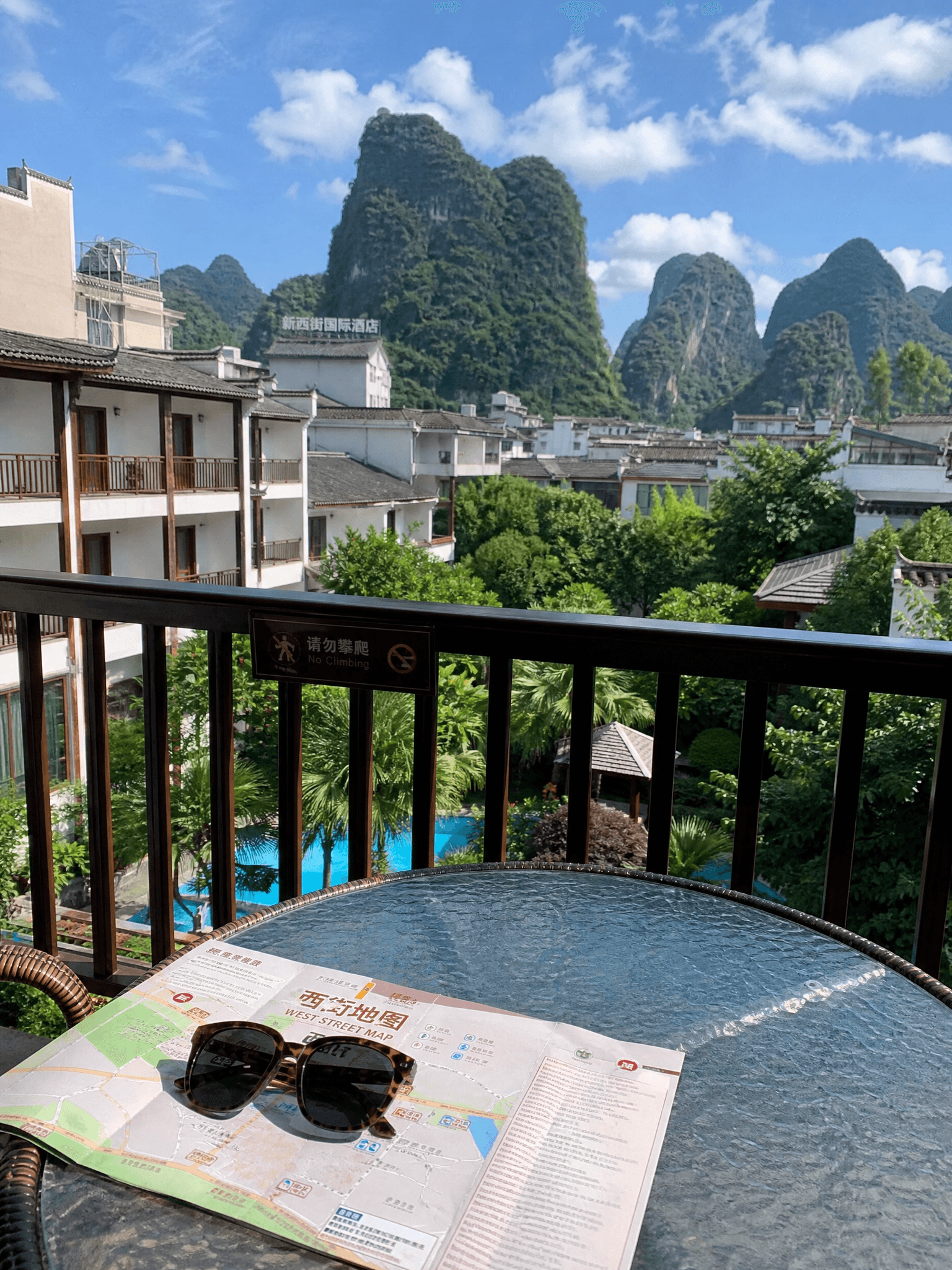 Yangshuo New West Street International Hotel