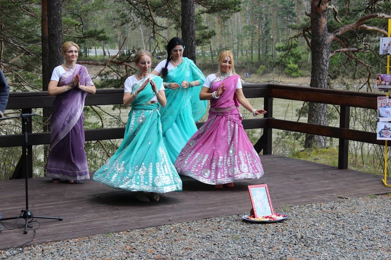 Цветение маральника на бирюзовой катуни - фото 4