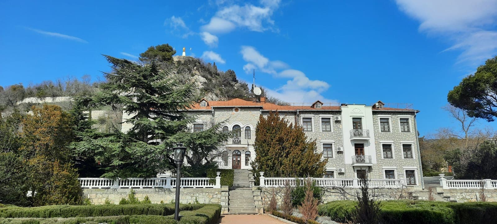 Юсуповский дворец + дворец княгини Гагариной (Утёс) - фото 1