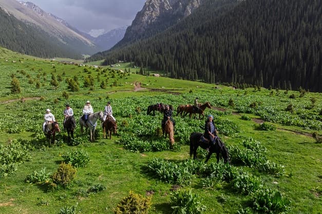 Кыргызстан и Казахстан: горы, озера и источники - фото 4