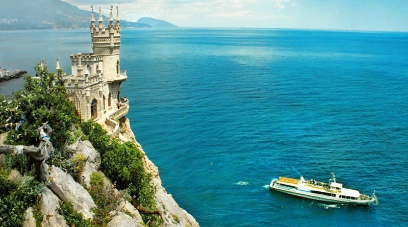 Ялта +Ласточкино гнездо +Морская прогулка на теплоходе - фото 1