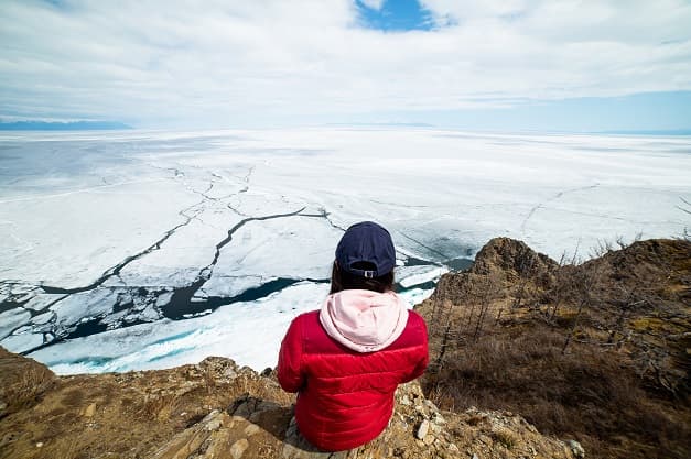 За уходящим льдом Байкала - фото 1