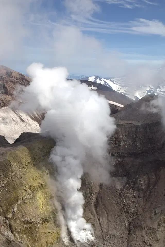 Джип-тур с восхождением на вулкан Горелый. - фото 2