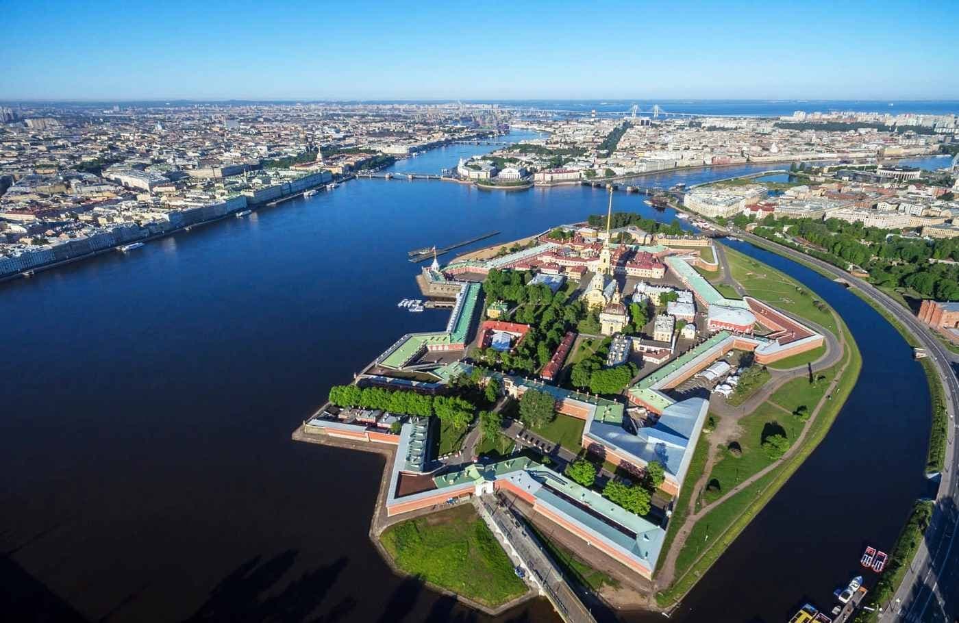 Экскурсия в Петропавловскую крепость и обзорная по городу