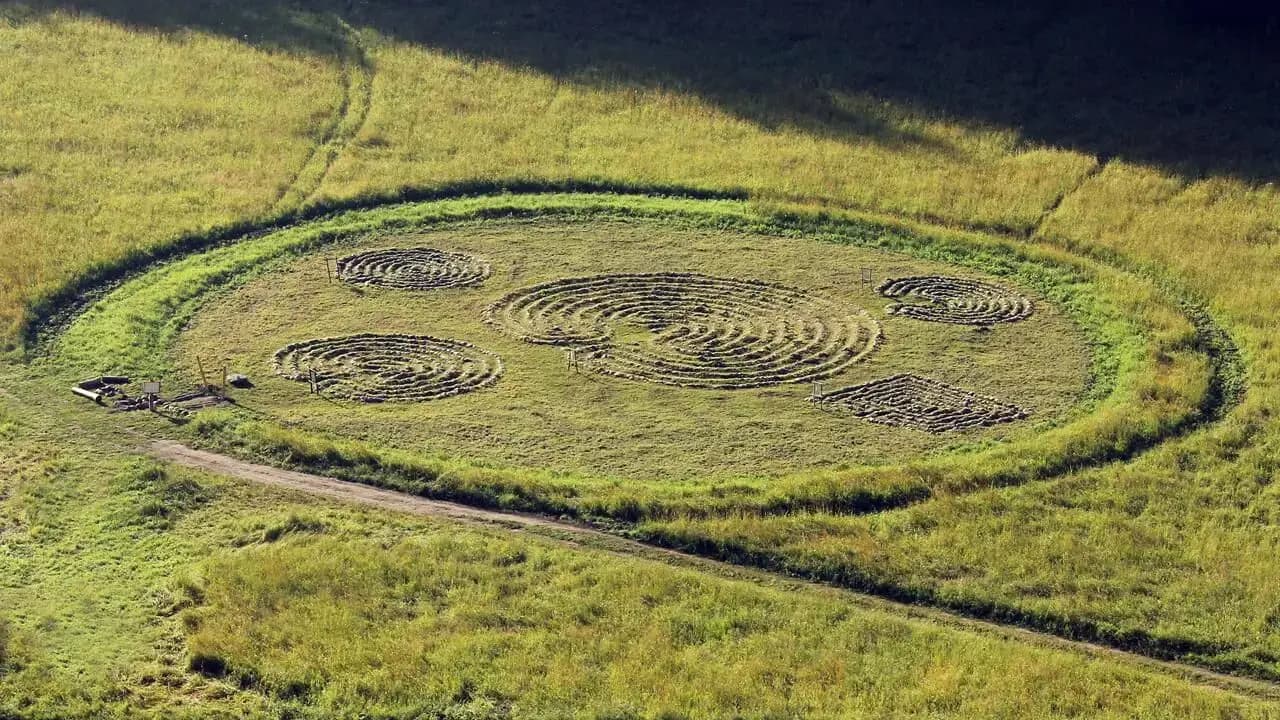 Парк Лабиринтов (экскурсия для баз в районе оз. Ая) - фото 1