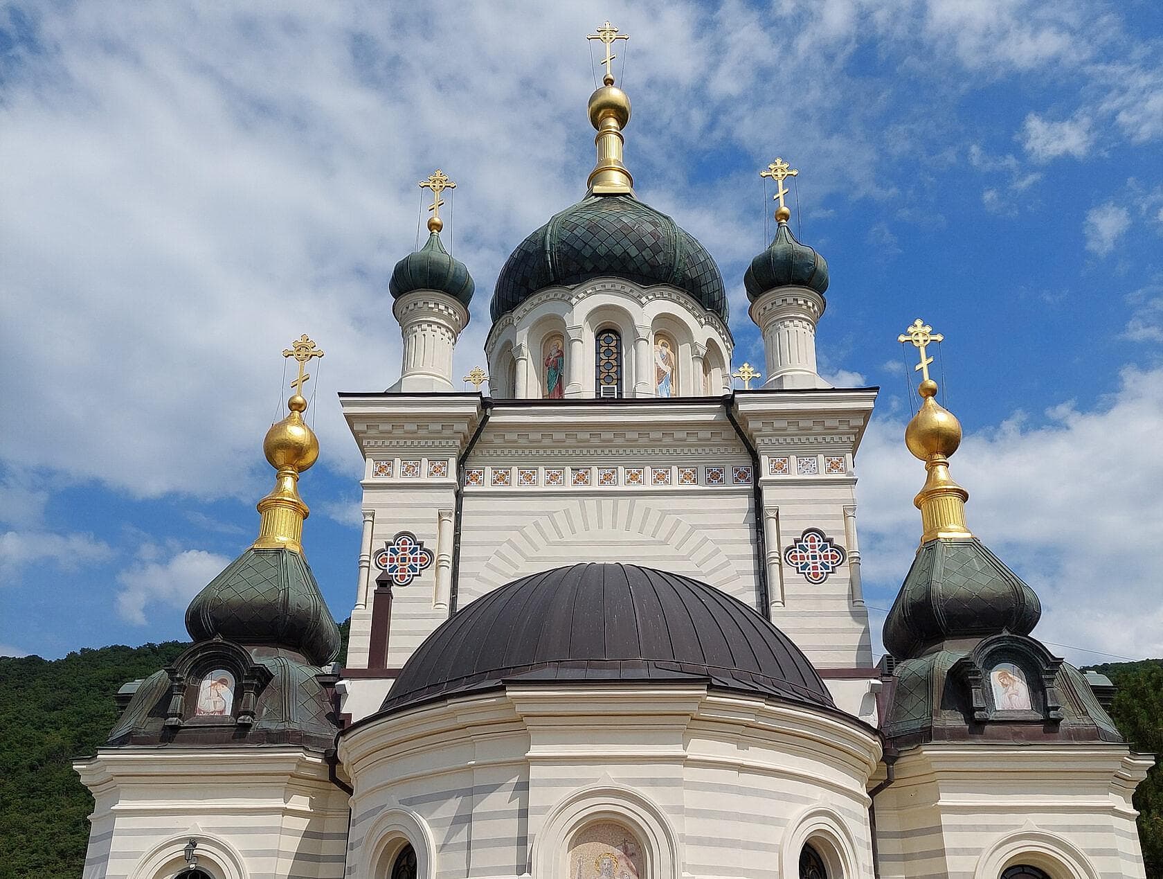 «Карнавал ирисов» в Крыму: Ялта, Утёс, Оползнево, Форос, Бахчисарай - фото 6