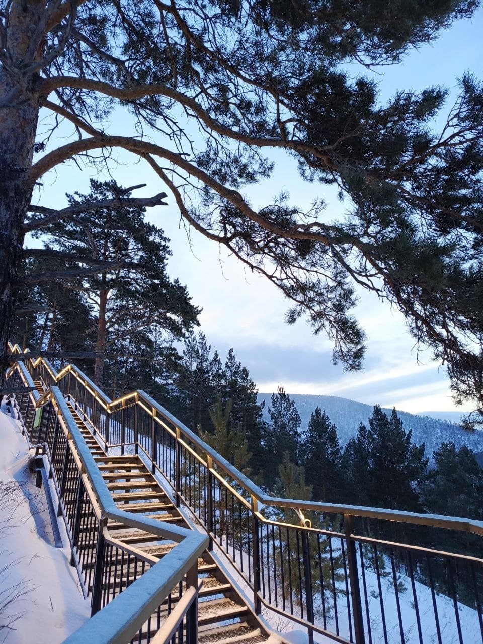 Торгашинский хребет по самой длинной лестнице России - фото 6