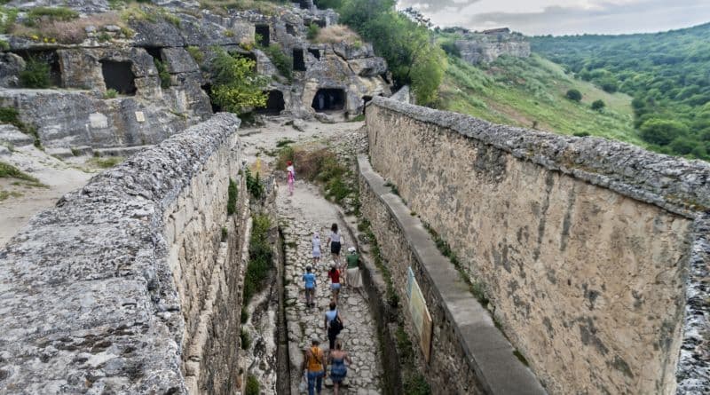 Путешествие в историю! Бахчисарай - столица Крымского ханства+ Пещерный монастырь+Пещерный город - фото 2