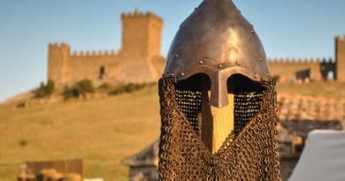 Индивидуальная пешеходная экскурсия по Алуште «Листая страницы истории» - фото 1