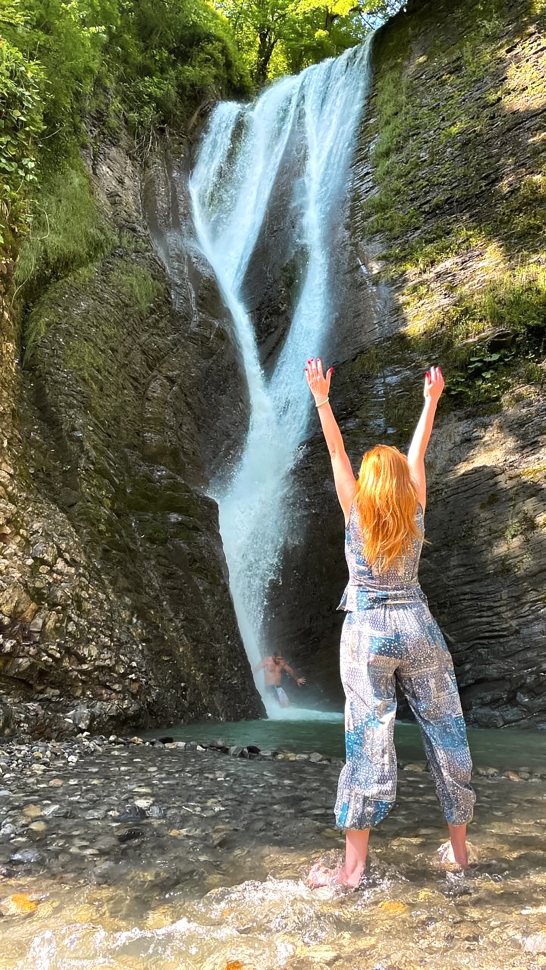По лесной тропе к водопадам Ажек