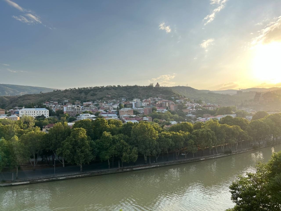 Царица Тамара с морем, Грузия