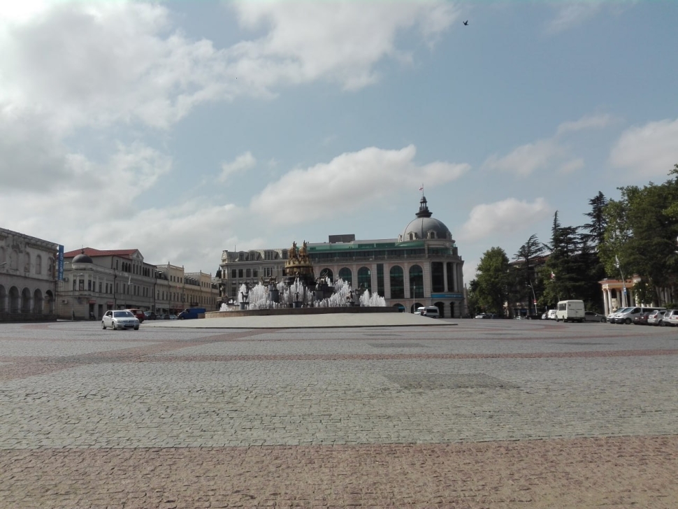 Царица Тамара с морем, Грузия