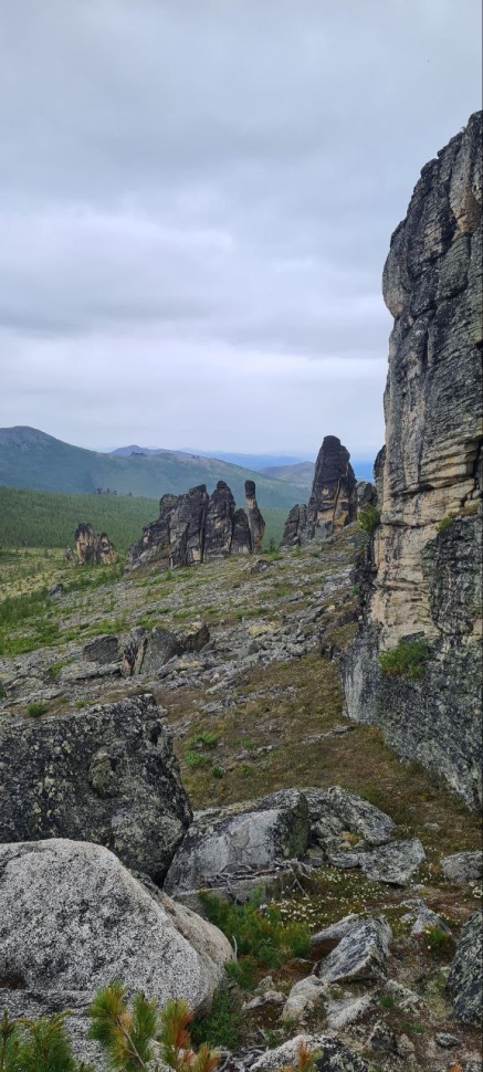Северные кисиляхи Оймяконья, озеро Хороту и наледь Тарыннаах.